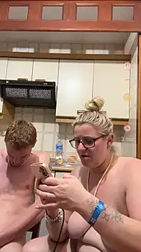 Онлайн чат XXX SweetXCandyX