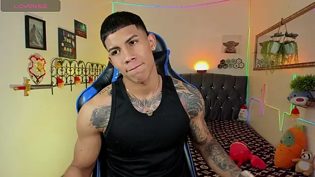 Damian_latinxxx: онлайн-секс-чат