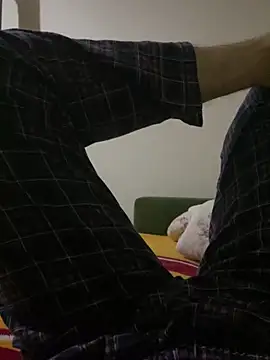 mhmtt12 Show in webcam