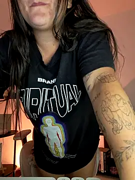 EmaTramel1 Adlı Modelin Canlı XXX Sohbeti