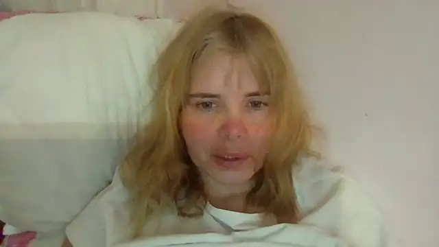 Онлайн чат XXX HornyElena