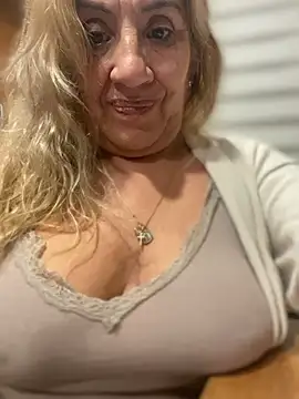 XXX chat uživo modela camelia3