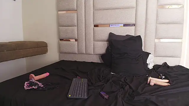 LittlePeach_'s Live XXX Chat