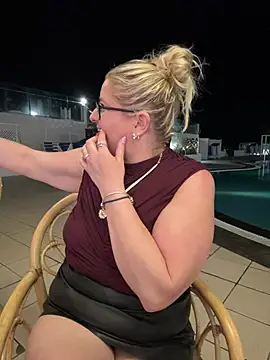 Chat +18 de SweetXCandyX ao vivo