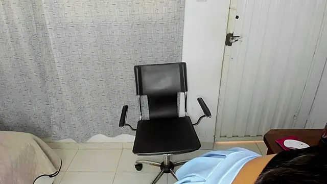 Chat XXX en directo de miss_charlott_18