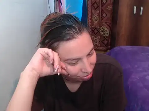 layanafuckass Adlı Modelin Canlı XXX Sohbeti