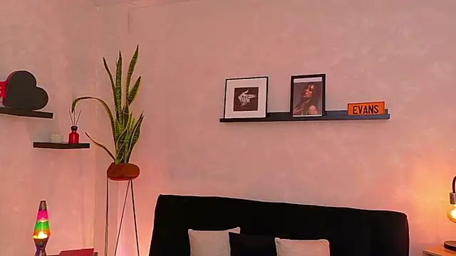 Онлайн чат XXX EmmyEvans1