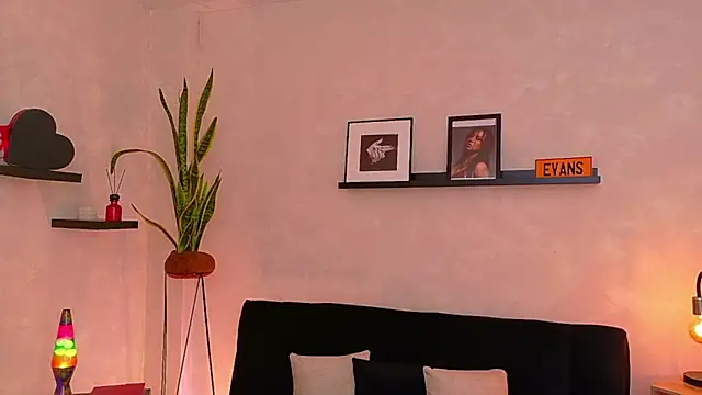 Chat +18 de EmmyEvans1 ao vivo