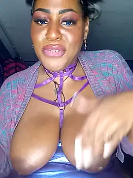 AmazonianMistress' Webcam Show