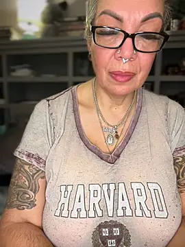 dieseldame1313 Show in webcam