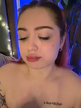 KellyMoors Pertunjukan Webcam