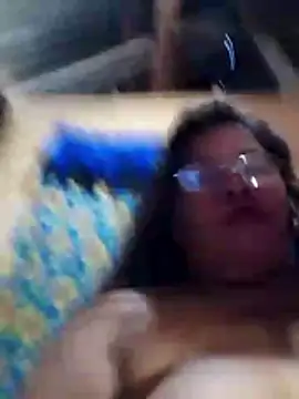 Huge_mama69 Show in webcam