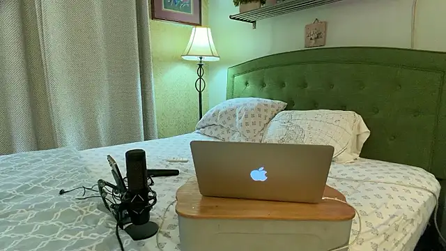 Jujutopia Adlı Modelin Canlı XXX Sohbeti