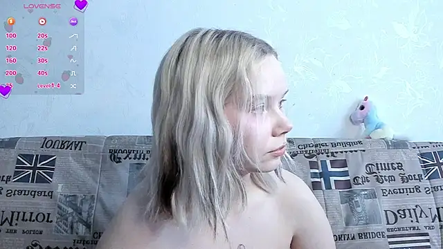 girlllsooft Adlı Modelin Canlı XXX Sohbeti