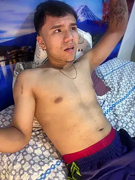 CreamKingg: онлайн-секс-чат