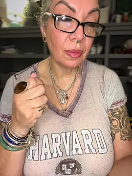 dieseldame1313 élő XXX-chatje