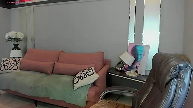 ElinaMotion live XXX chat