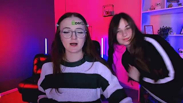 liana_kisses élő XXX-chatje