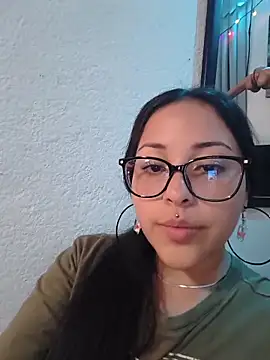 Bella-Gema élő XXX-chatje