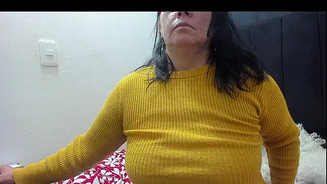 Evaaross_2345 Show in webcam