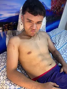 CreamKingg: онлайн-секс-чат