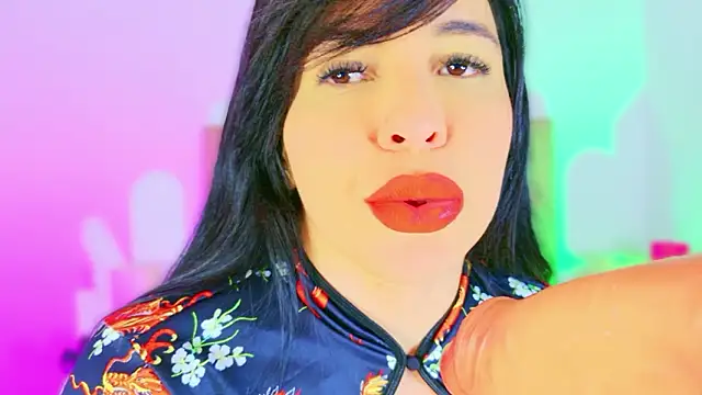 Chat XXX en directo de CharlootteEvans