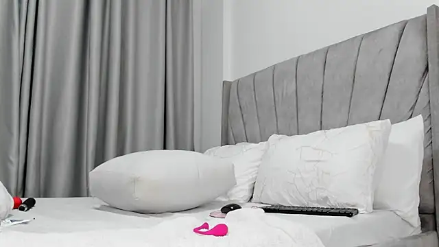 thee_sexy_goddess élő XXX-chatje