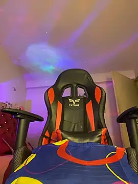 bywanda Chat XXX in diretta