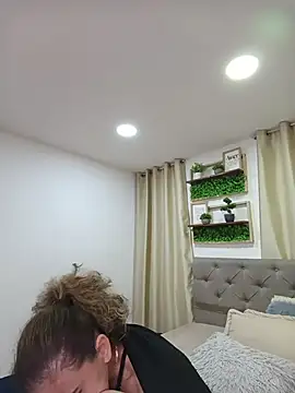 Chatroom XXX en direct de sasi_luna