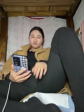 daaqnn élő XXX-chatje