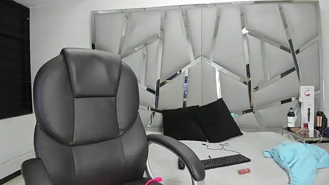 Catherinee69_x Chat XXX in diretta