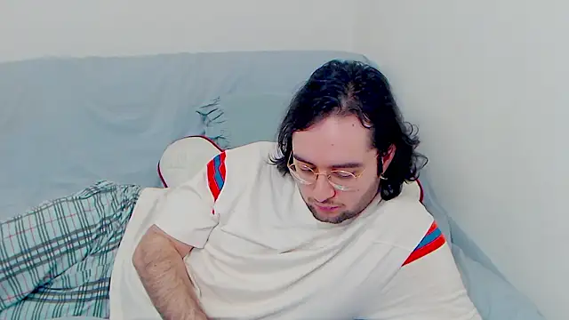 Chat +18 de eren_jaeger2000 ao vivo