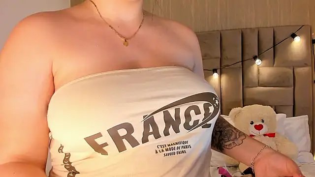 MiiaGreys' Live XXX Chat