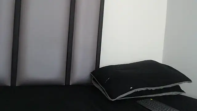 Chatroom XXX en direct de Lucy-23