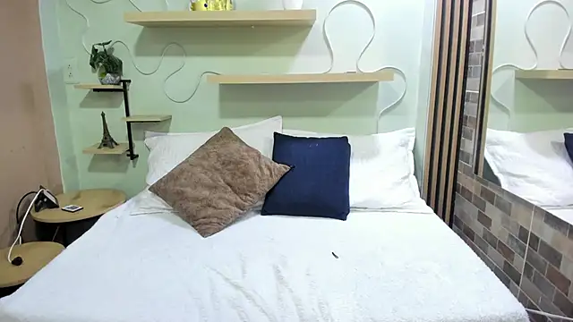 Sarah_Clars: απευθείας συνομιλία ΧΧΧ