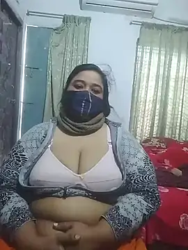 momo_loves' Live XXX Chat