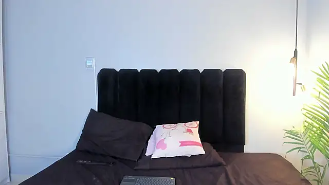 Amaranoir- élő XXX-chatje