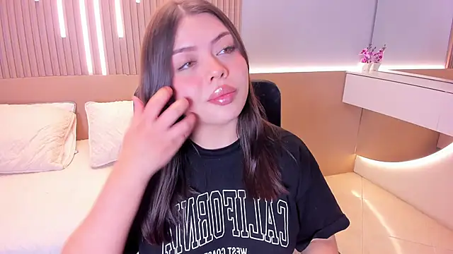 Sexy_paradise18_ élő XXX-chatje