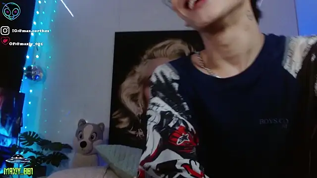 maxiy_001 élő XXX-chatje