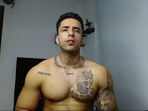 ragnar_phoenix élő XXX-chatje