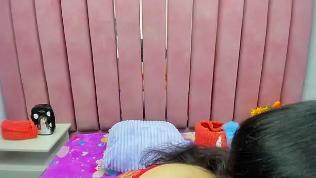 EmilyMIlkAnal's Live XXX Chat