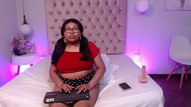 Kiri_Black_ Adlı Modelin Canlı XXX Sohbeti