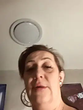 AvaDivaMilf Chat XXX live