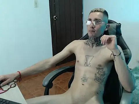 Masterlucian: вебкам-шоу