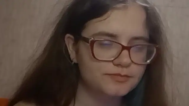 Miyabeee: онлайн-секс-чат