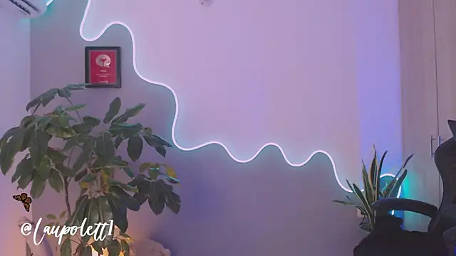 Онлайн чат XXX LauPolett