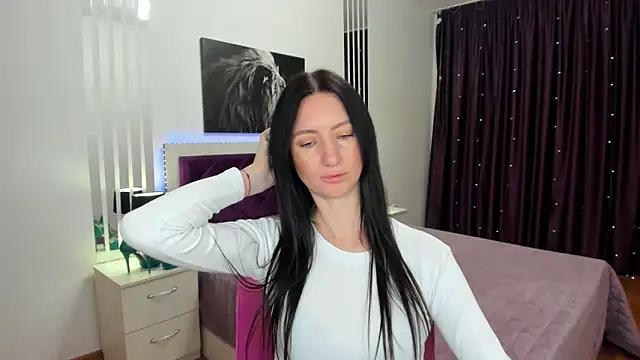 NikaHoney Adlı Modelin Canlı XXX Sohbeti