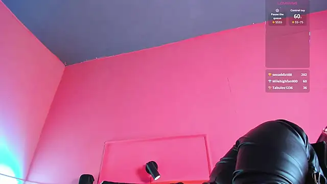 MATURE_HARDCORE Adlı Modelin Canlı XXX Sohbeti