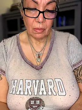 dieseldame1313 Show in webcam