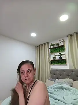 XXX chat uživo modela sasi_luna